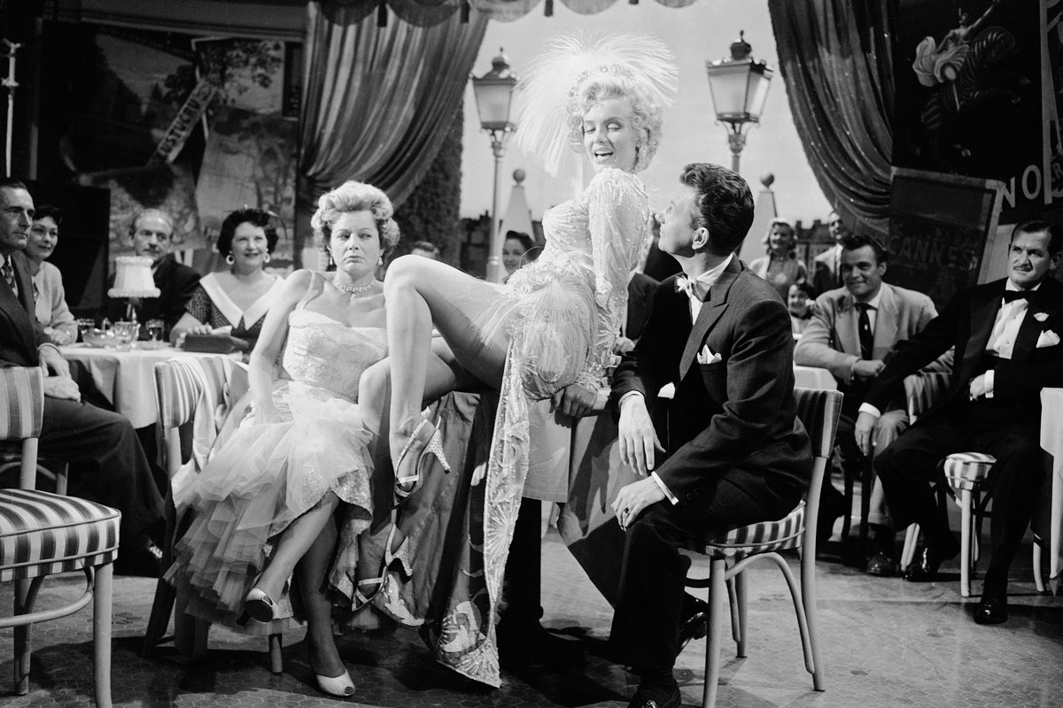 Marilyn Monroe dancing, 1954