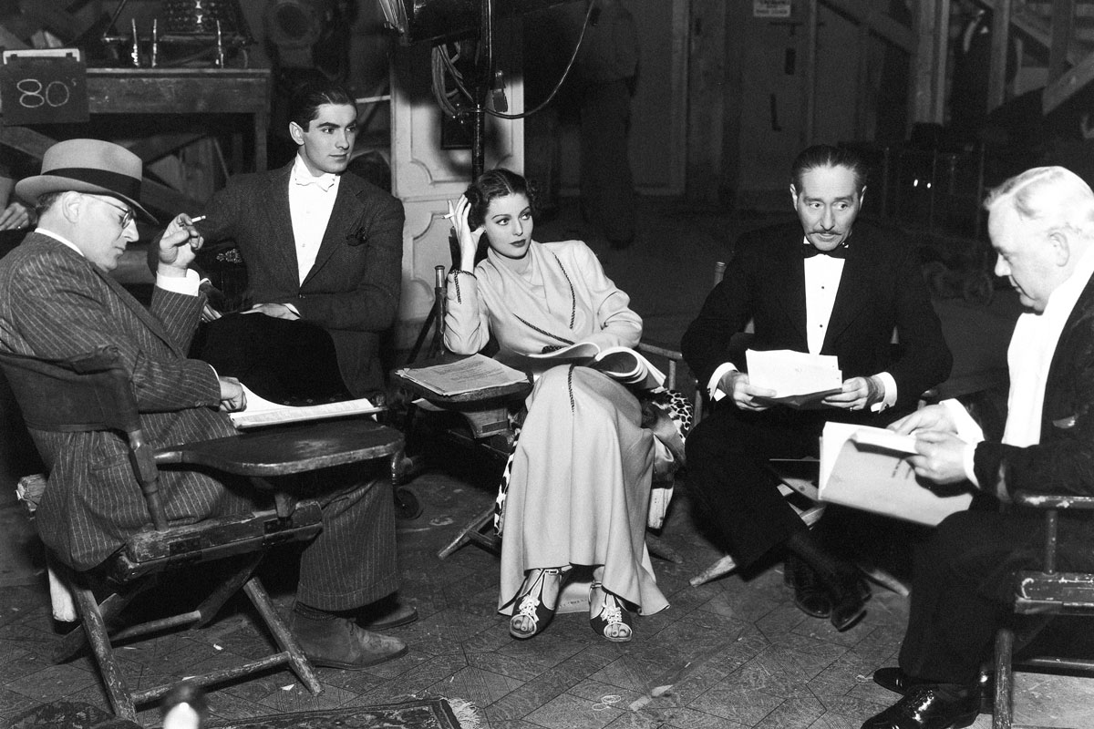 Actors on set, 1937