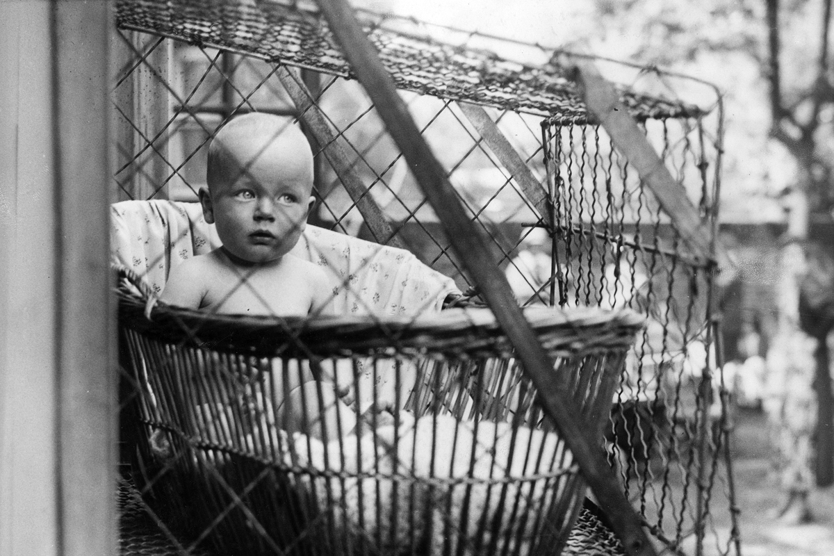 Baby cage, 1936